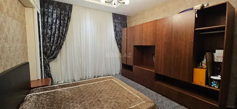 Satılır 5 otaqlı həyət evi 350 m²