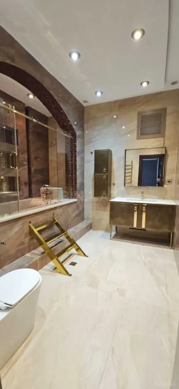 Satılır 5 otaqlı həyət evi 350 m²