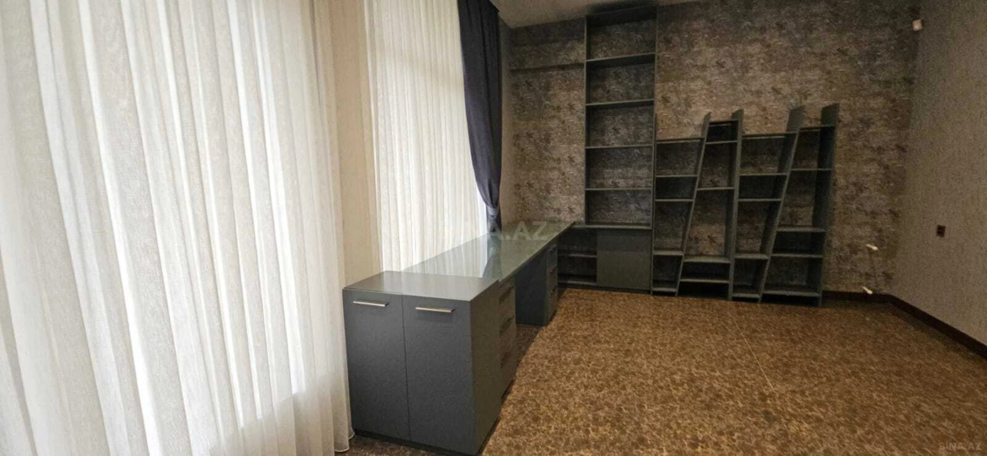 Satılır 5 otaqlı həyət evi 350 m²