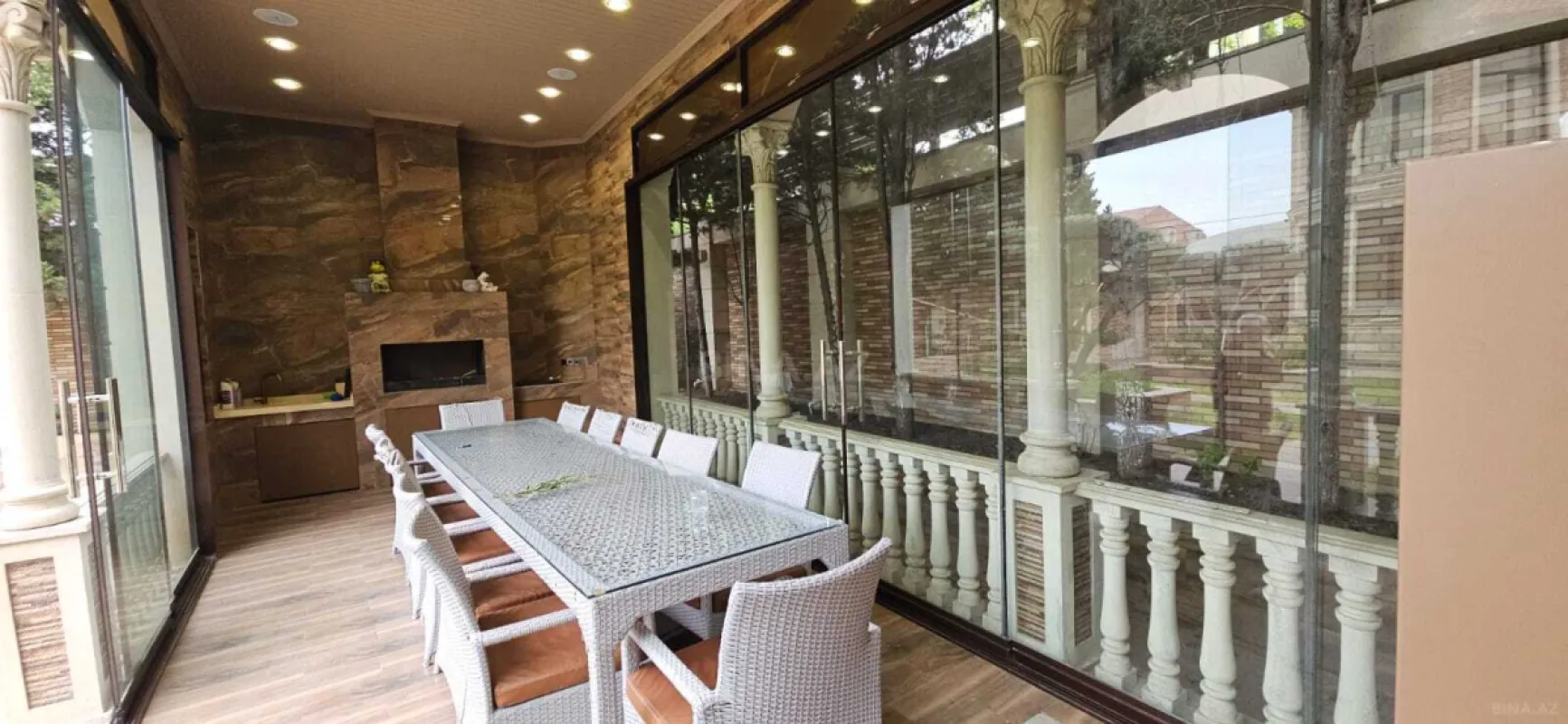 Satılır 5 otaqlı həyət evi 350 m²