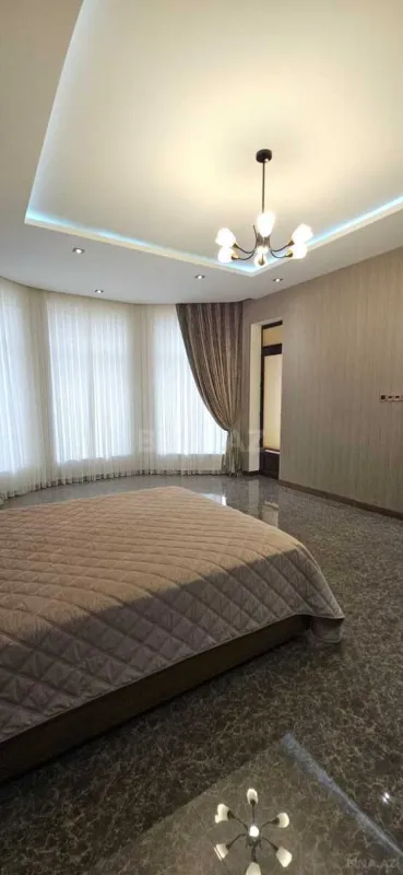 Satılır 5 otaqlı həyət evi 350 m²