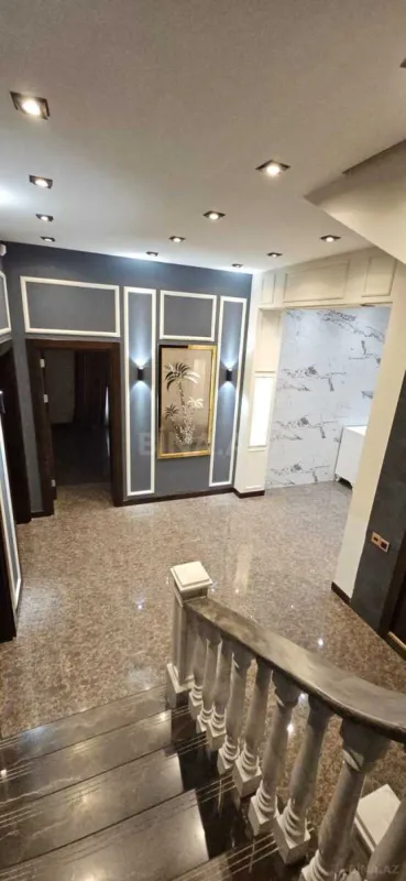 Satılır 5 otaqlı həyət evi 350 m²