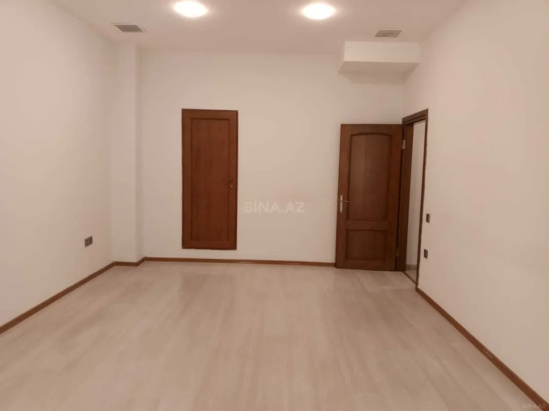 Kirayə verilir 5 otaqlı ofis 220 m²