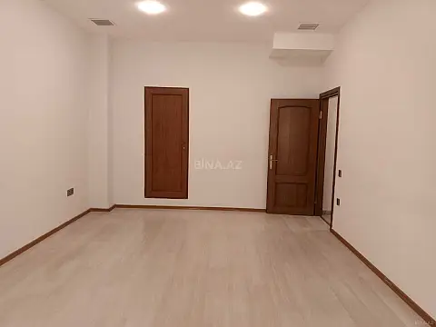 Kirayə verilir 5 otaqlı ofis 220 m²