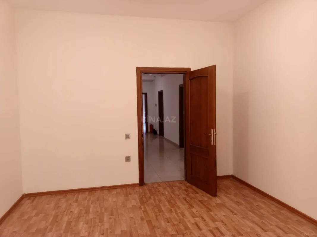 Kirayə verilir 5 otaqlı ofis 220 m²