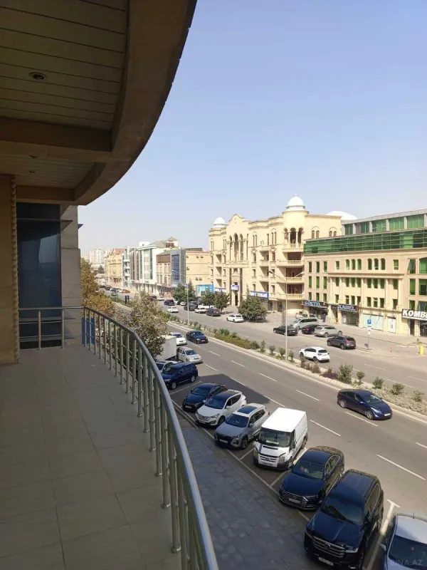 Kirayə verilir 5 otaqlı ofis 220 m²