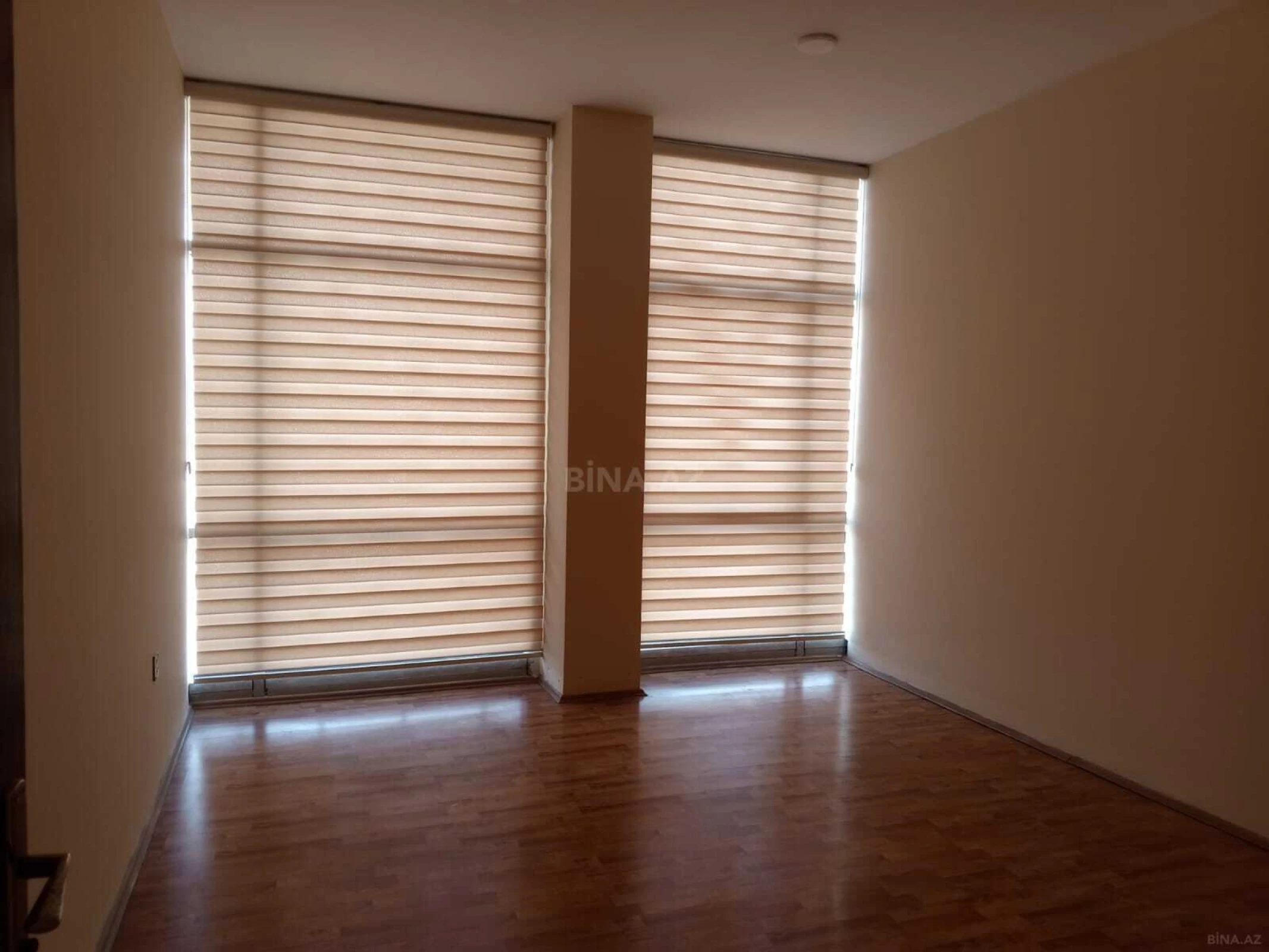 Kirayə verilir 5 otaqlı ofis 220 m²