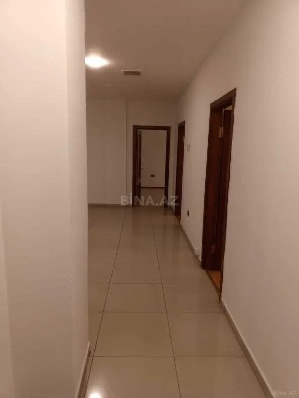 Kirayə verilir 5 otaqlı ofis 220 m²
