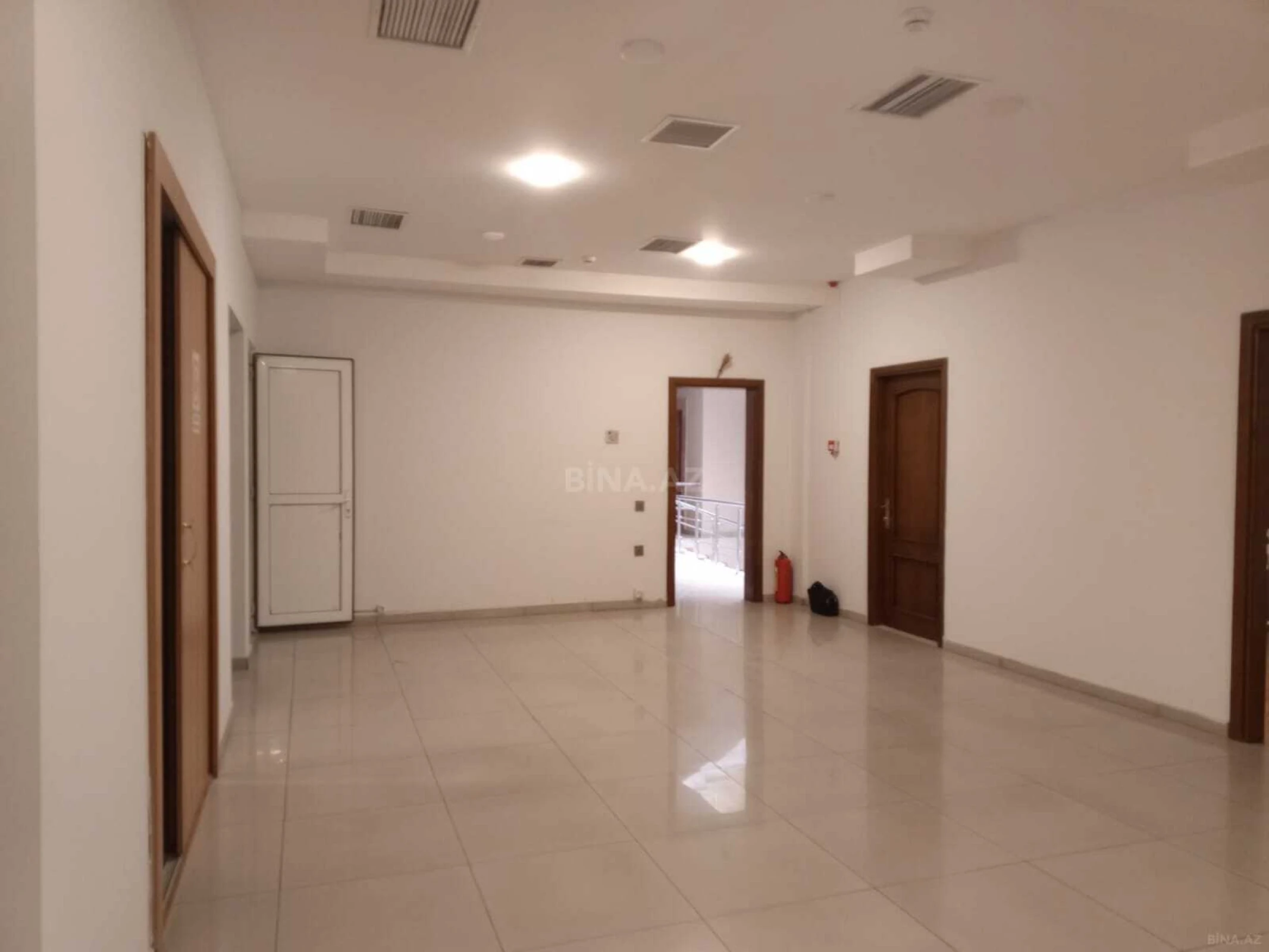 Kirayə verilir 5 otaqlı ofis 220 m²