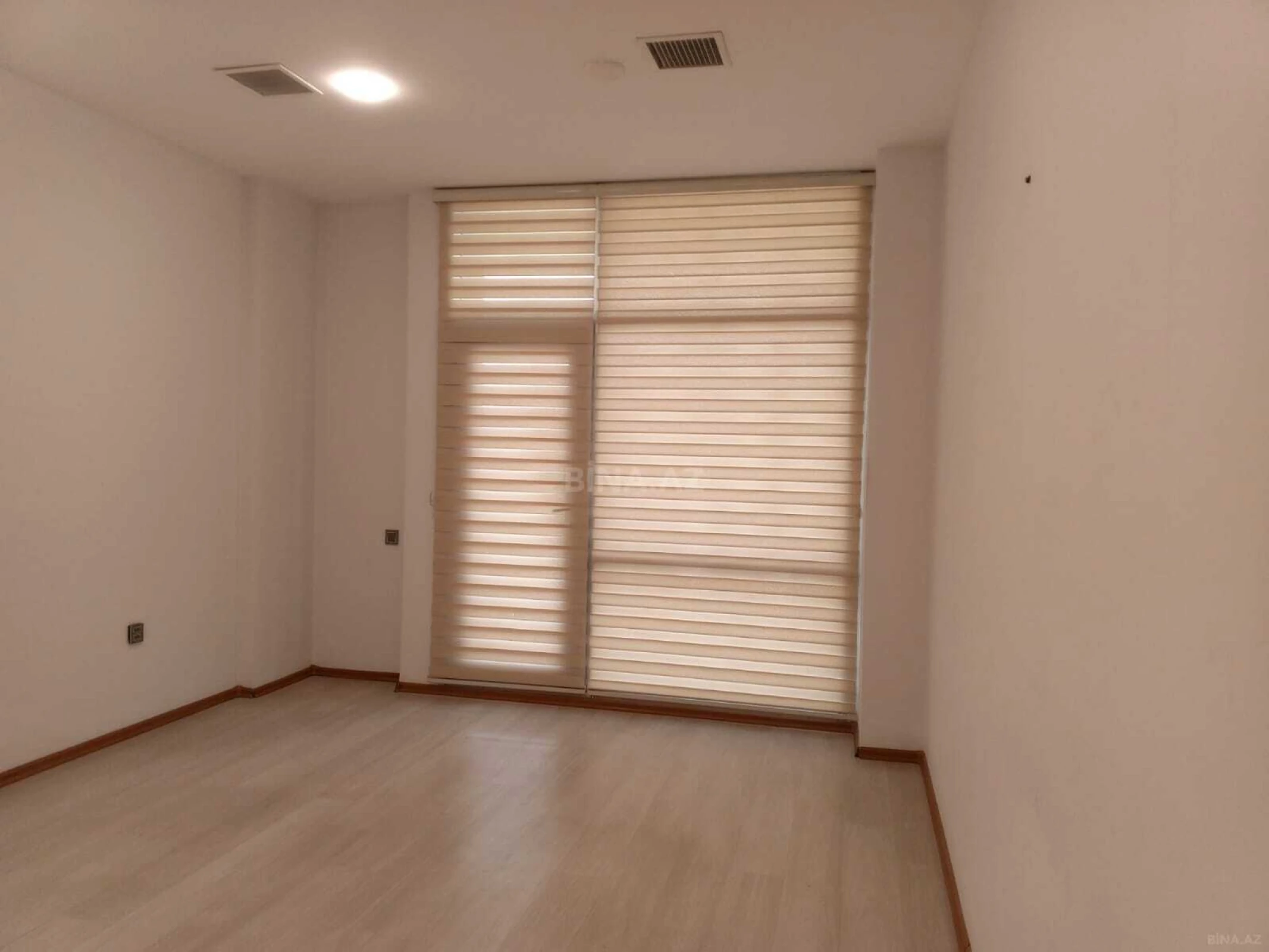 Kirayə verilir 5 otaqlı ofis 220 m²
