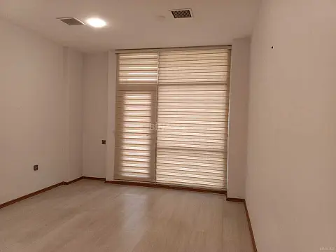 Kirayə verilir 5 otaqlı ofis 220 m²