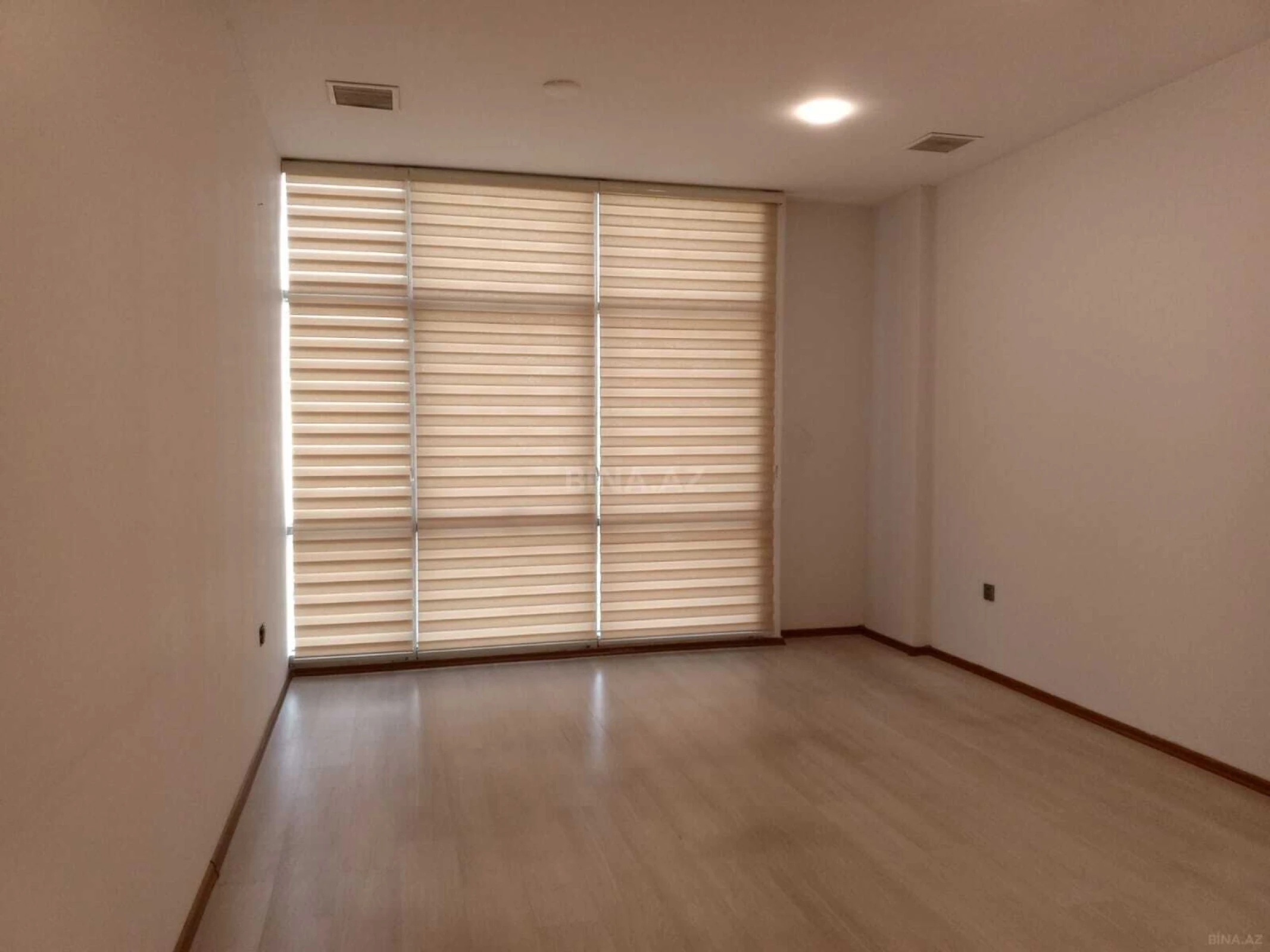 Kirayə verilir 5 otaqlı ofis 220 m²