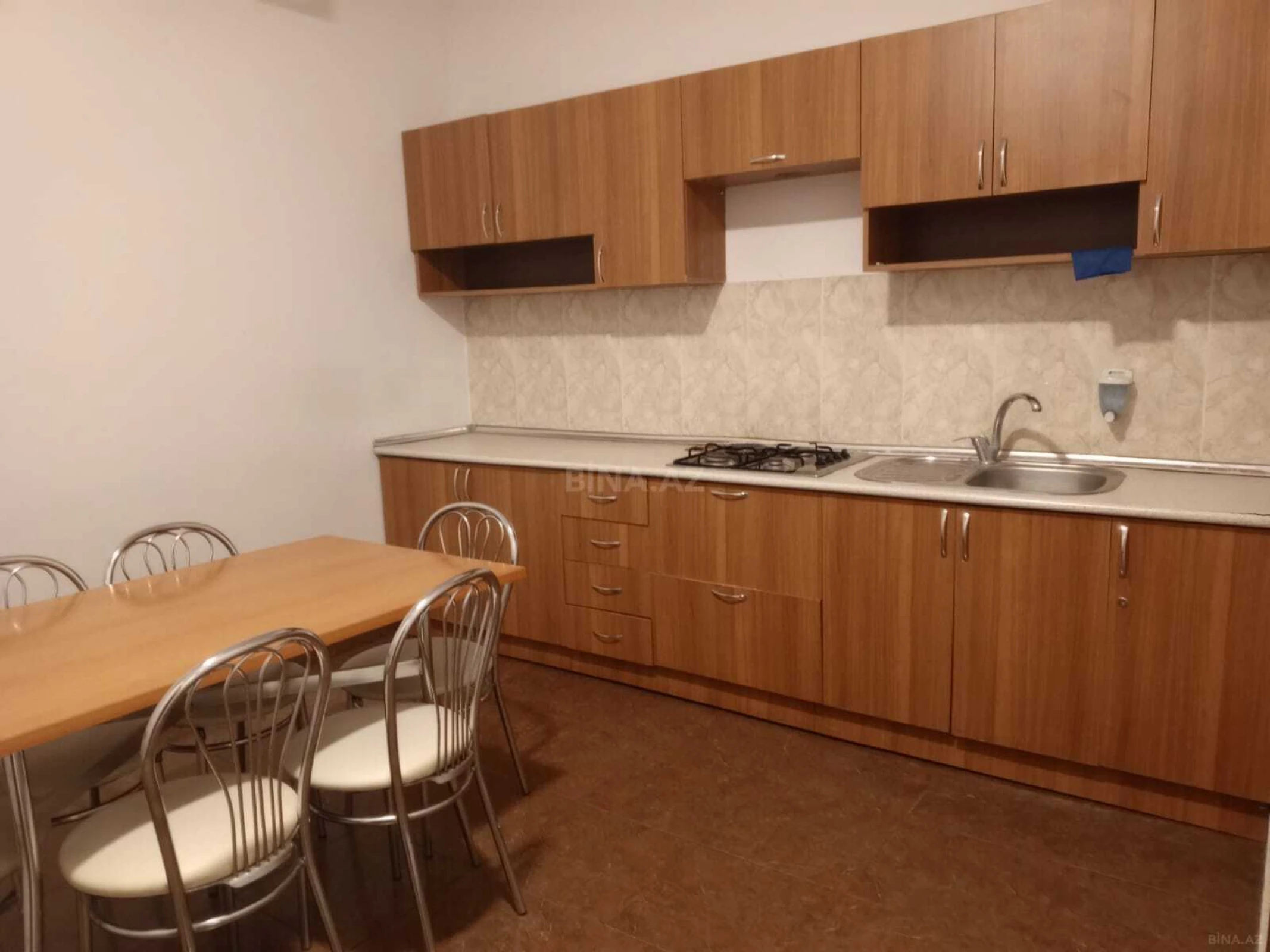 Kirayə verilir 5 otaqlı ofis 220 m²