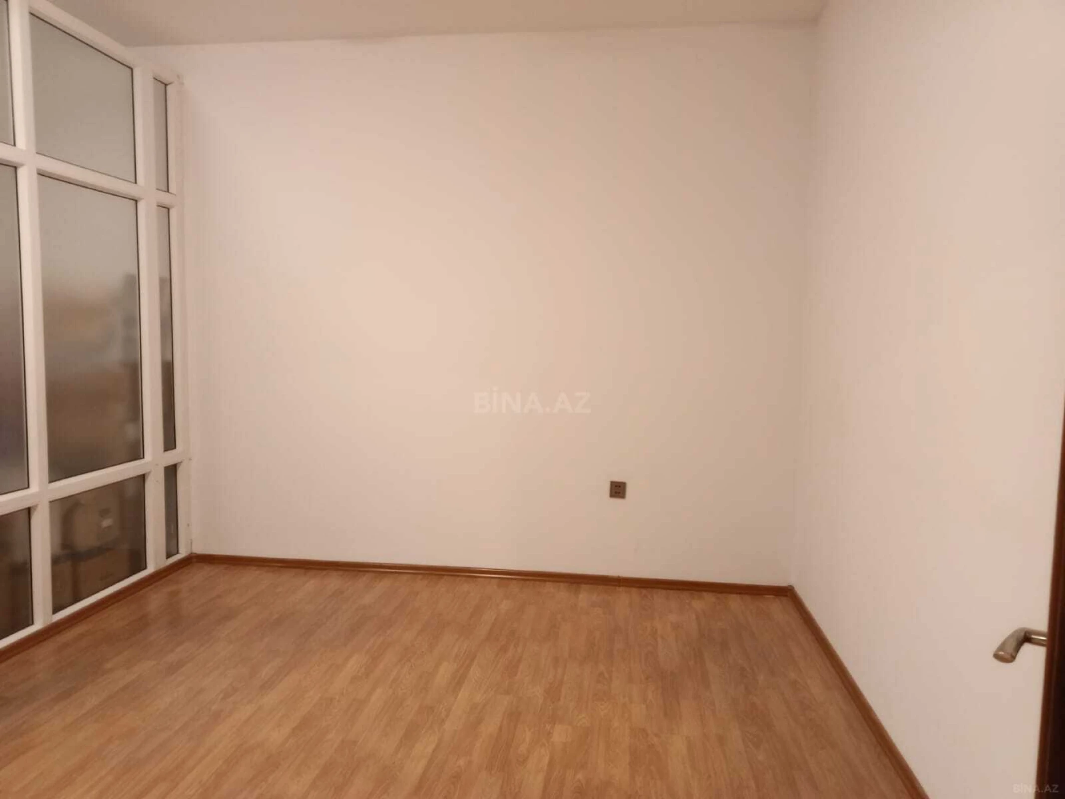 Kirayə verilir 5 otaqlı ofis 220 m²
