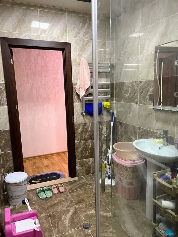 Satılır 3 otaqlı mənzil 110 m²