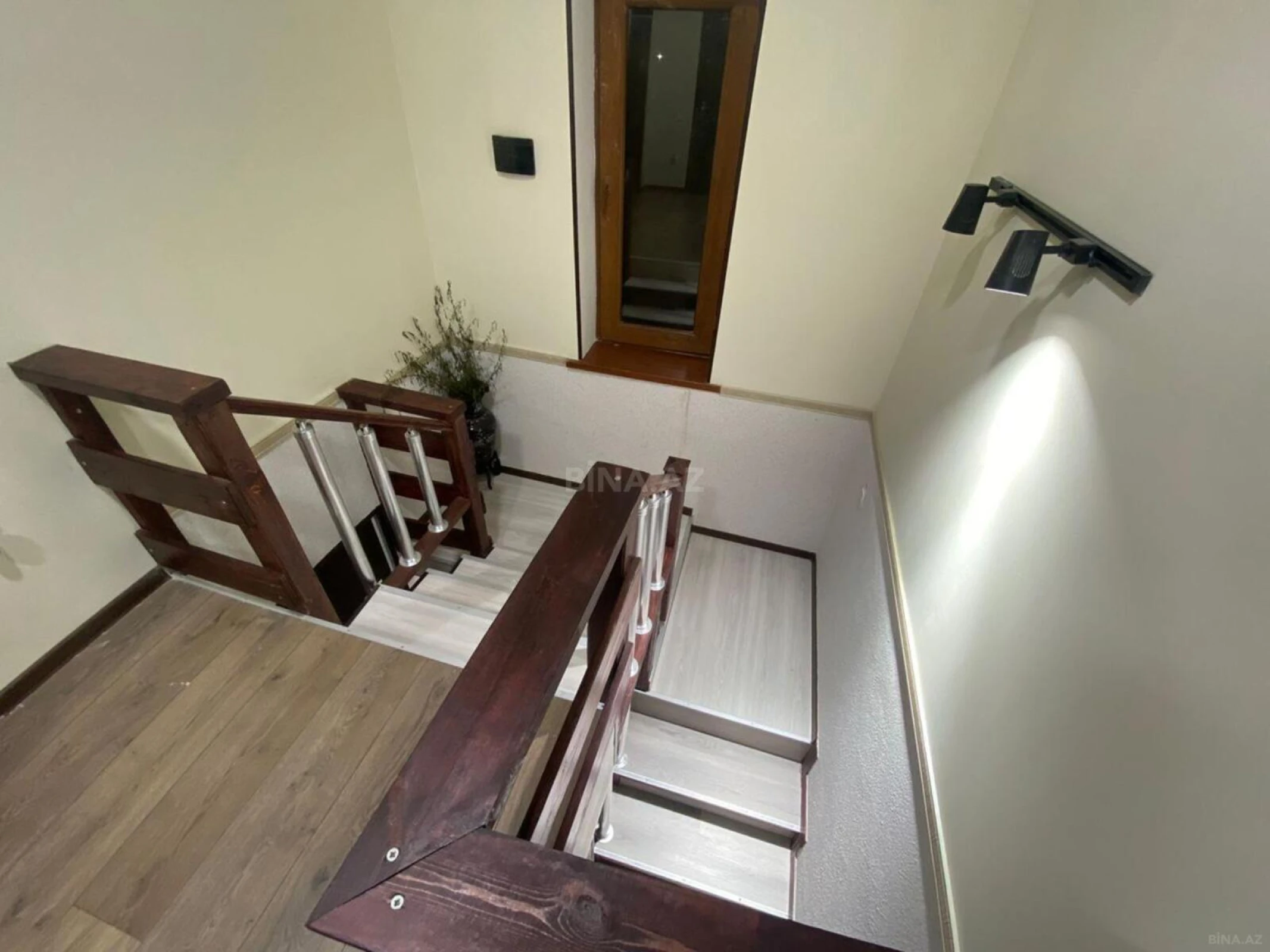 Satılır 6 otaqlı həyət evi 160 m²