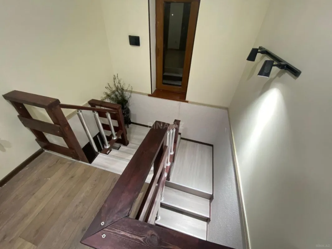 Satılır 6 otaqlı həyət evi 160 m²