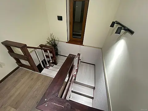 Satılır 6 otaqlı həyət evi 160 m²