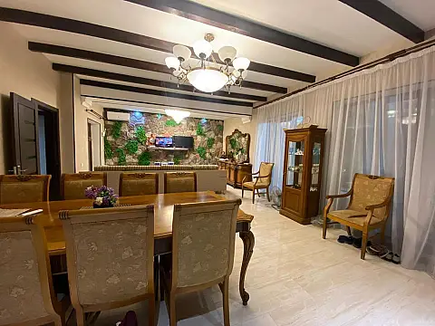Satılır 6 otaqlı həyət evi 160 m²