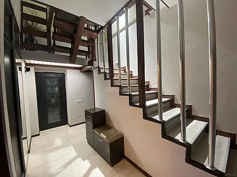 Satılır 6 otaqlı həyət evi 160 m²