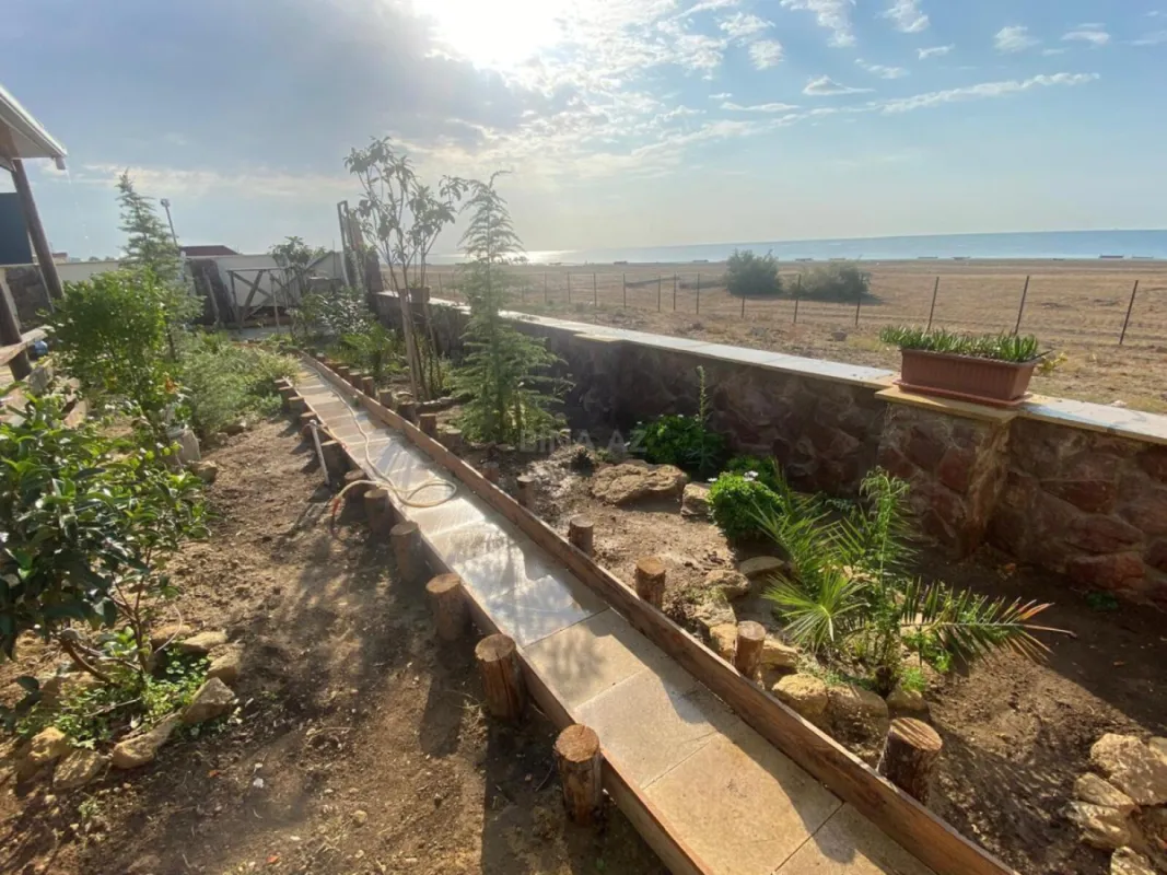 Satılır 6 otaqlı həyət evi 160 m²