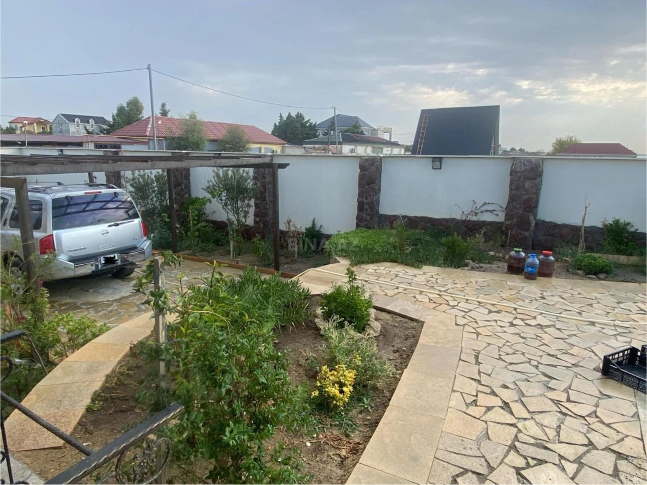 Satılır 6 otaqlı həyət evi 160 m²