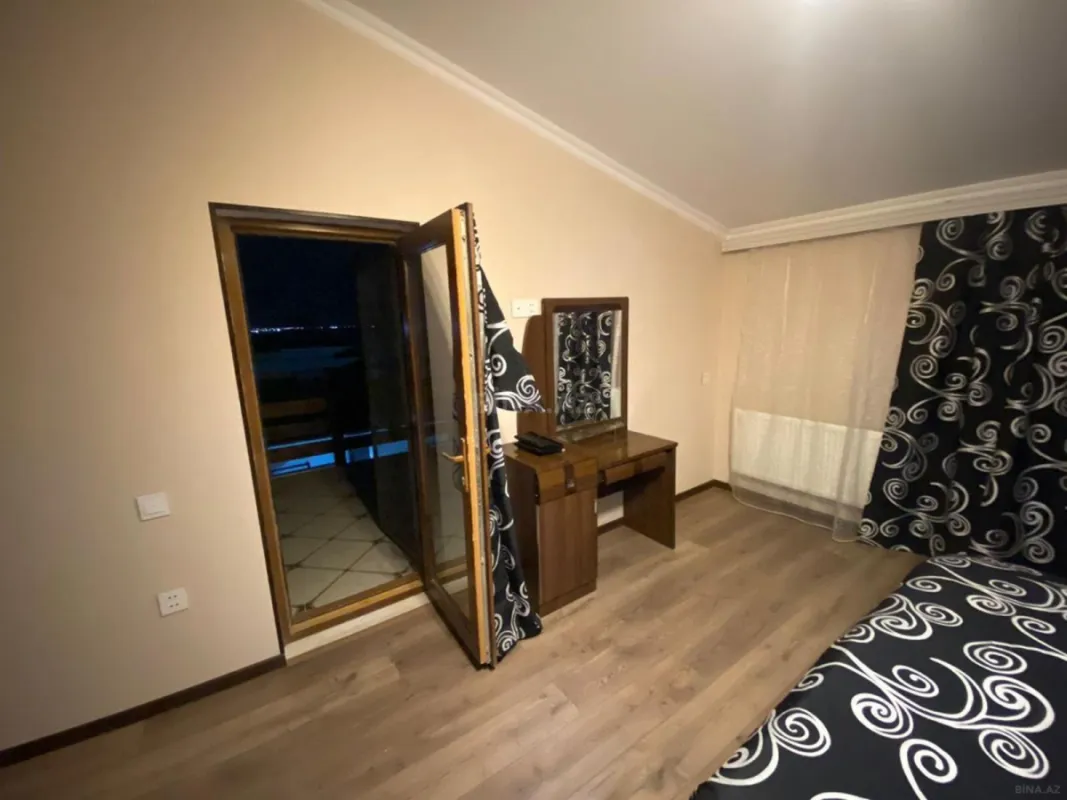 Satılır 6 otaqlı həyət evi 160 m²