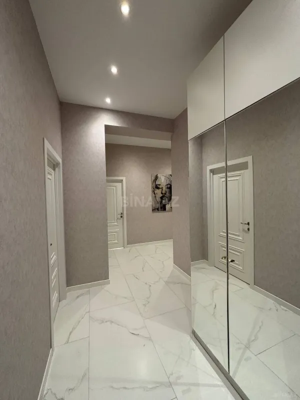 Kirayə verilir 3 otaqlı mənzil 130 m²