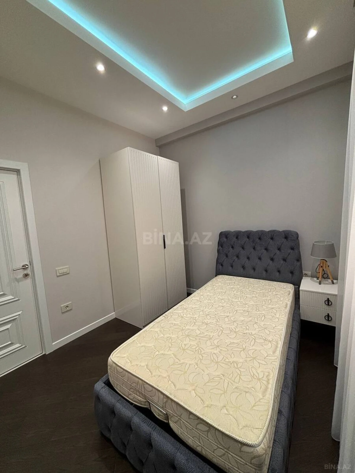 Kirayə verilir 3 otaqlı mənzil 130 m²