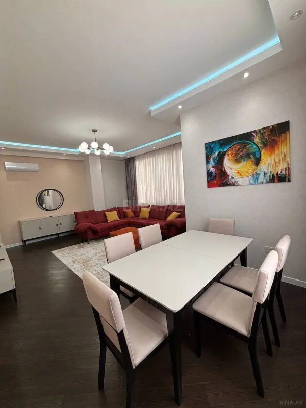 Kirayə verilir 3 otaqlı mənzil 130 m²
