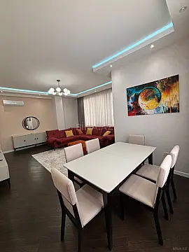 Kirayə verilir 3 otaqlı mənzil 130 m²