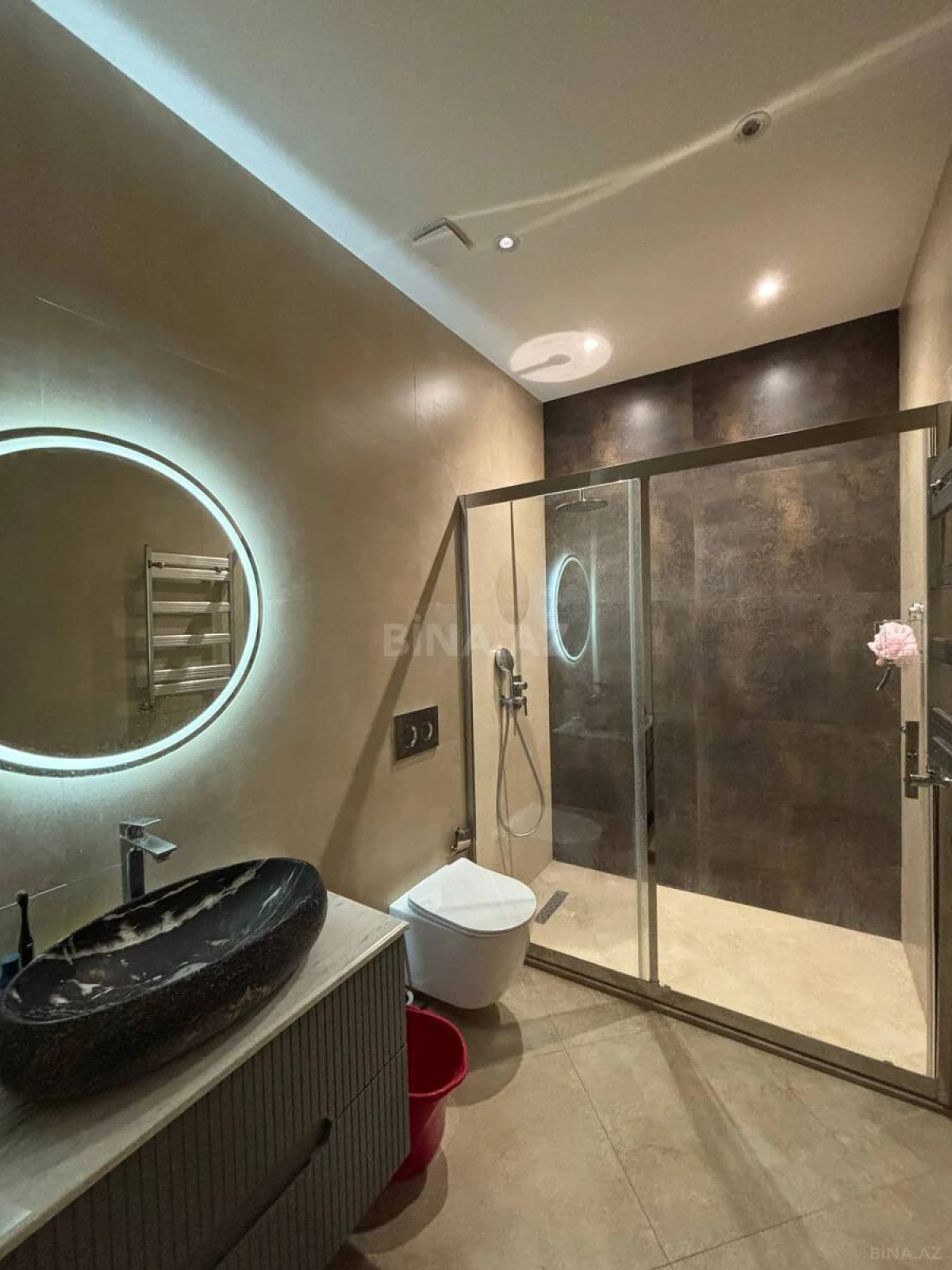 Kirayə verilir 3 otaqlı mənzil 130 m²