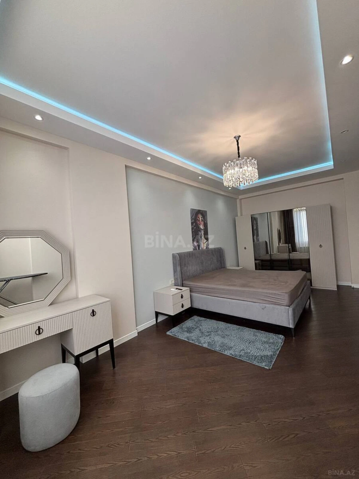 Kirayə verilir 3 otaqlı mənzil 130 m²