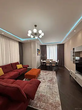 Kirayə verilir 3 otaqlı mənzil 130 m²
