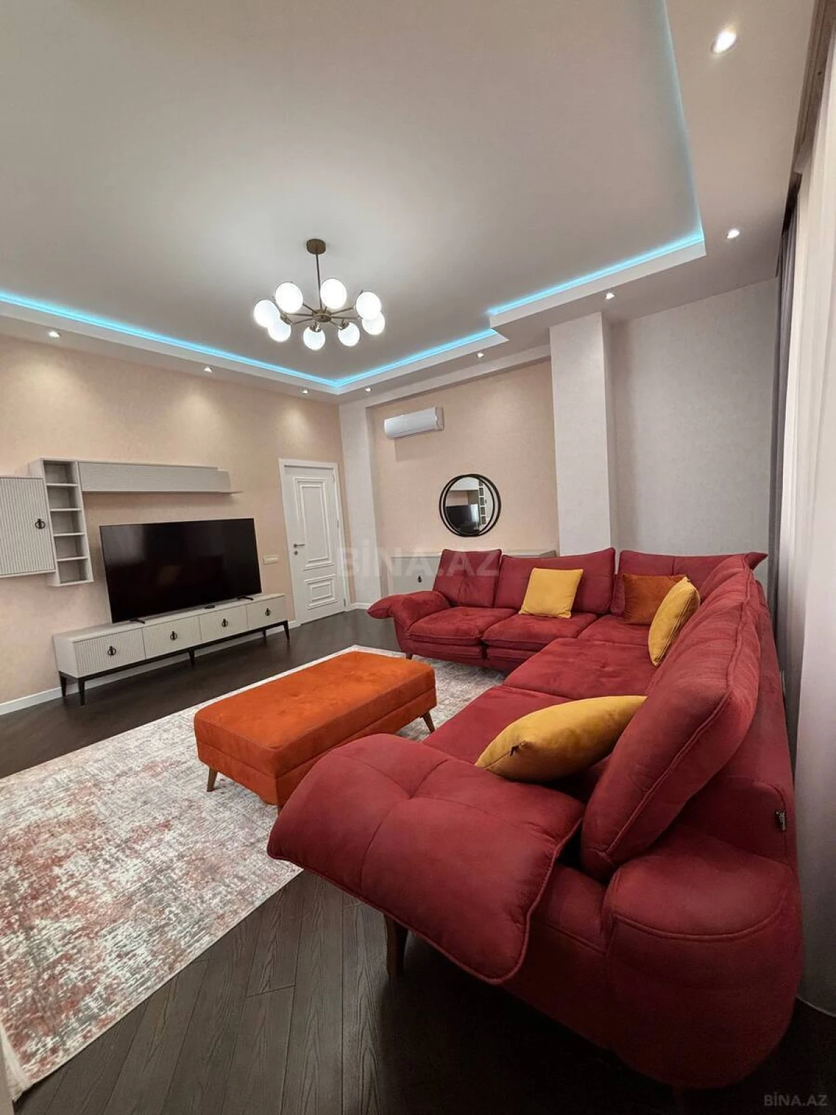 Kirayə verilir 3 otaqlı mənzil 130 m²