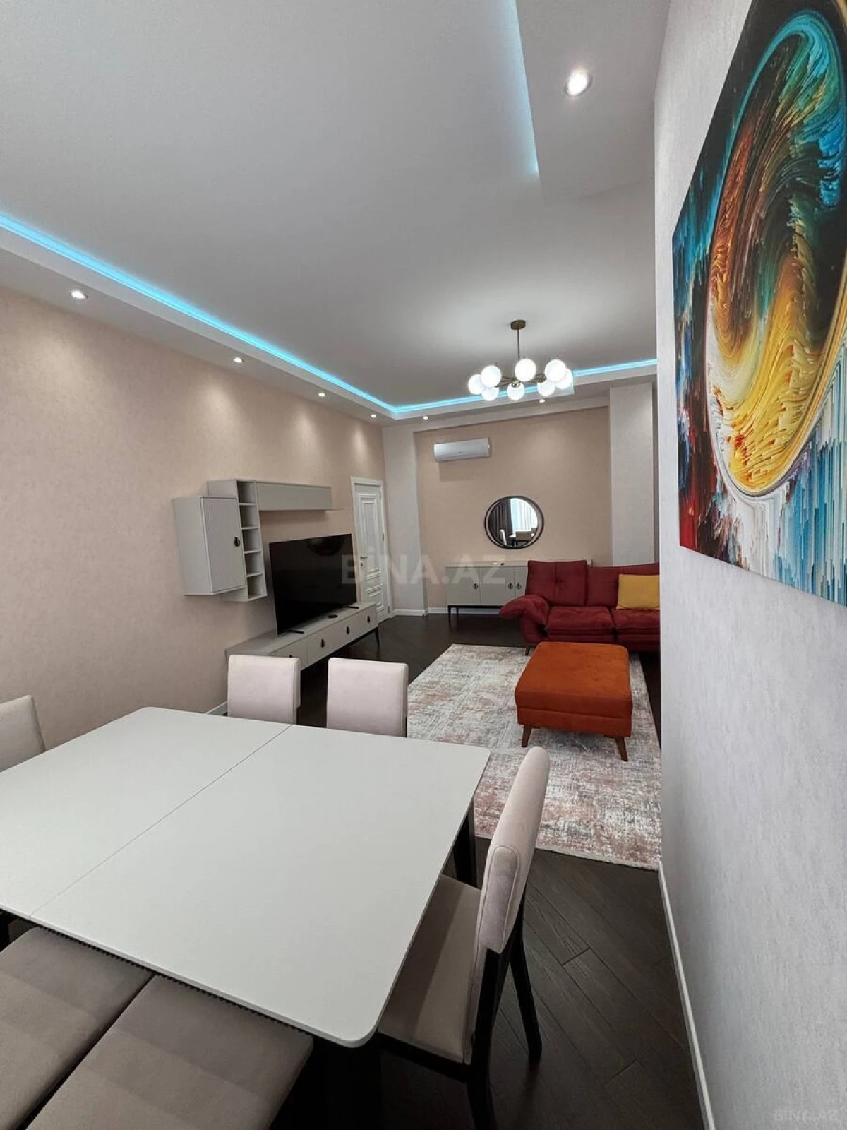 Kirayə verilir 3 otaqlı mənzil 130 m²