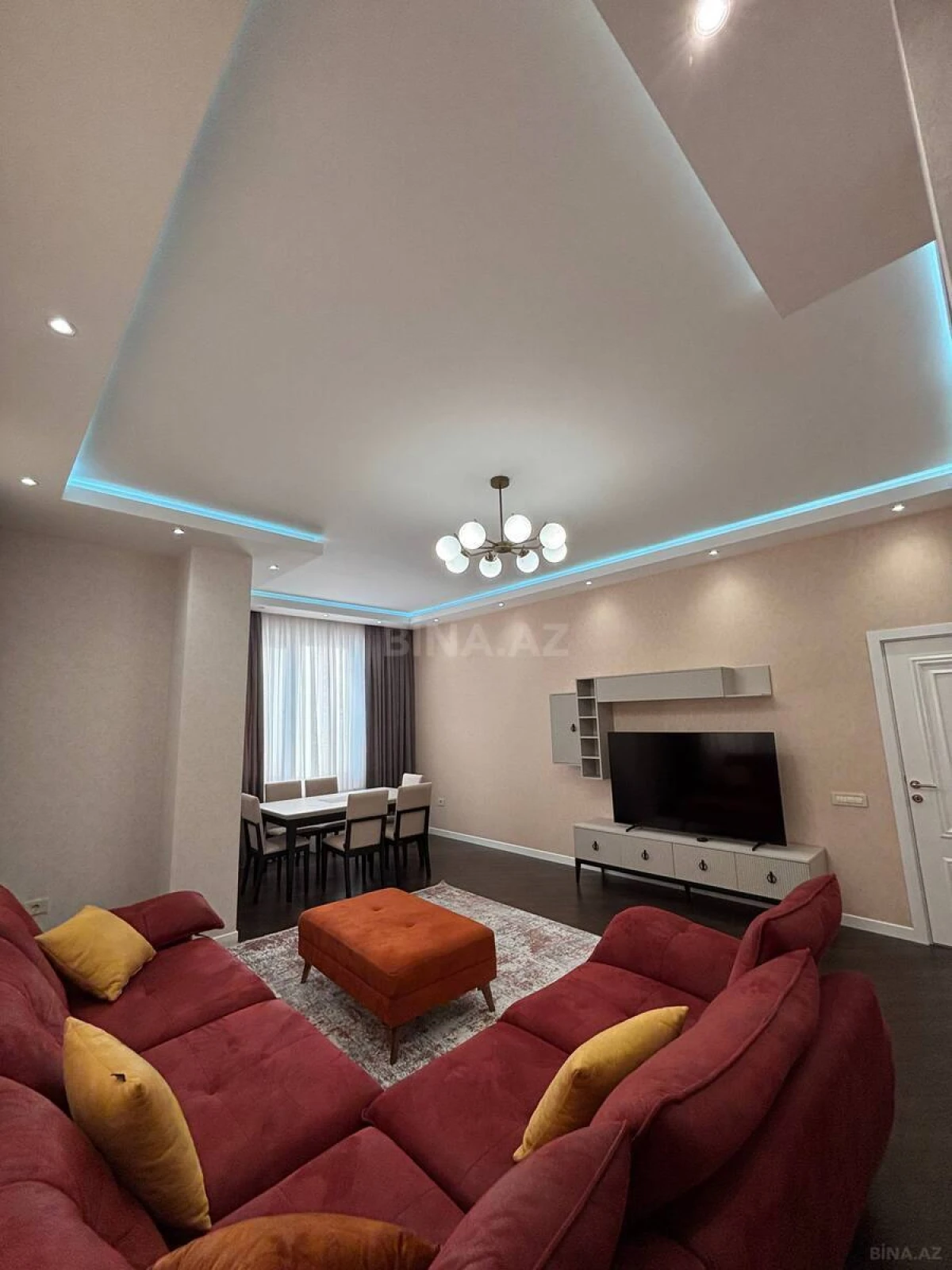 Kirayə verilir 3 otaqlı mənzil 130 m²