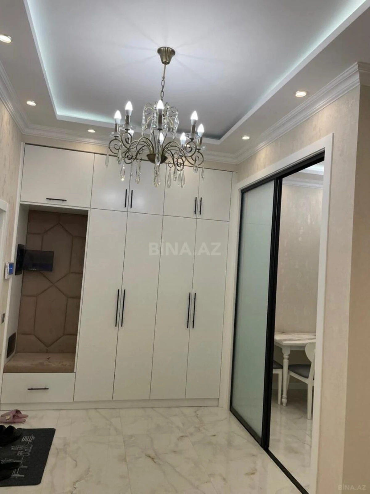 Kirayə verilir 2 otaqlı mənzil 95 m²