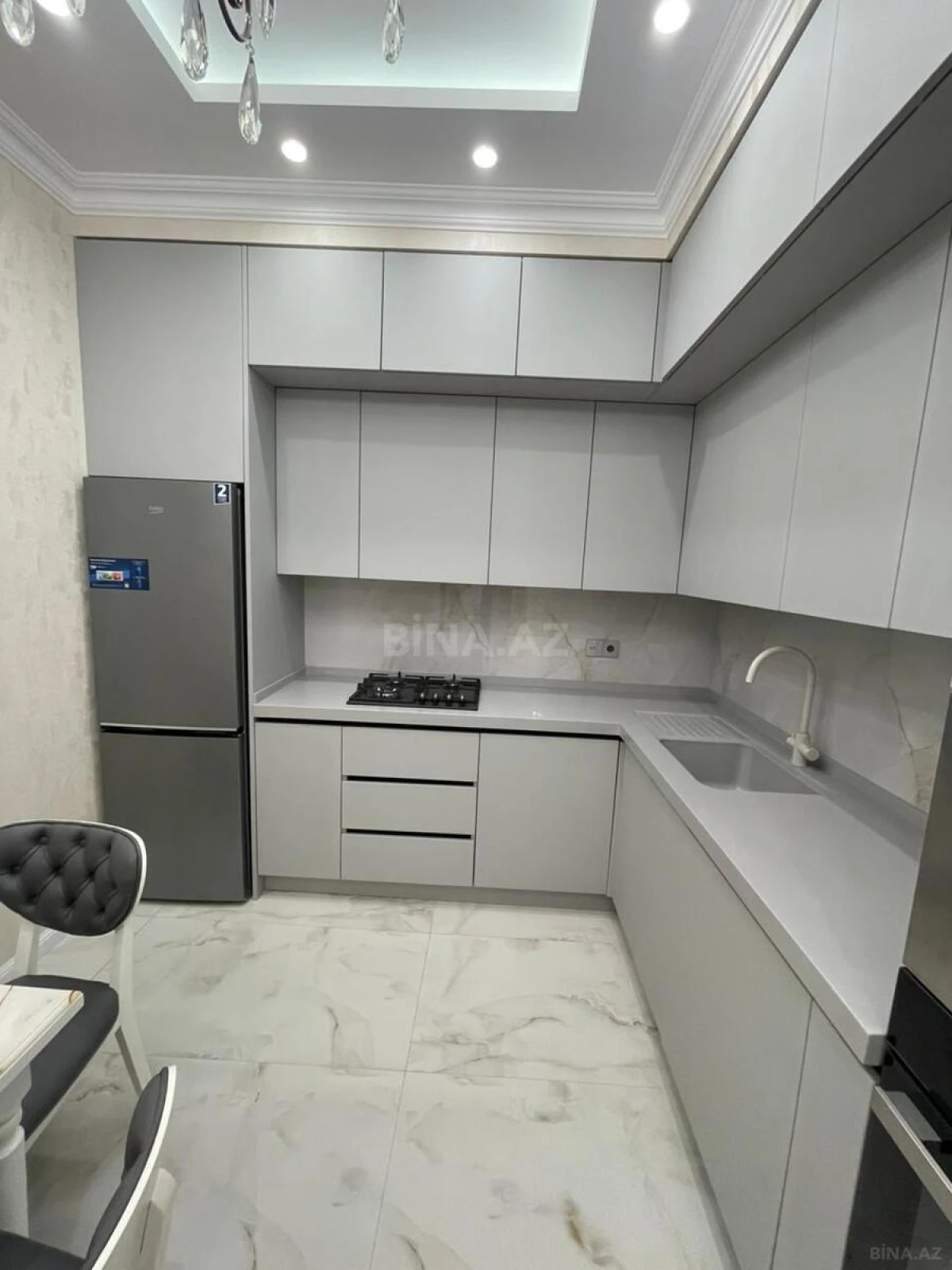 Kirayə verilir 2 otaqlı mənzil 95 m²
