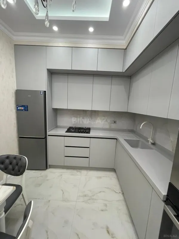 Kirayə verilir 2 otaqlı mənzil 95 m²