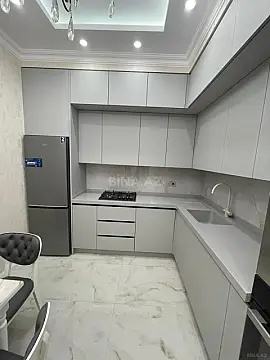 Kirayə verilir 2 otaqlı mənzil 95 m²