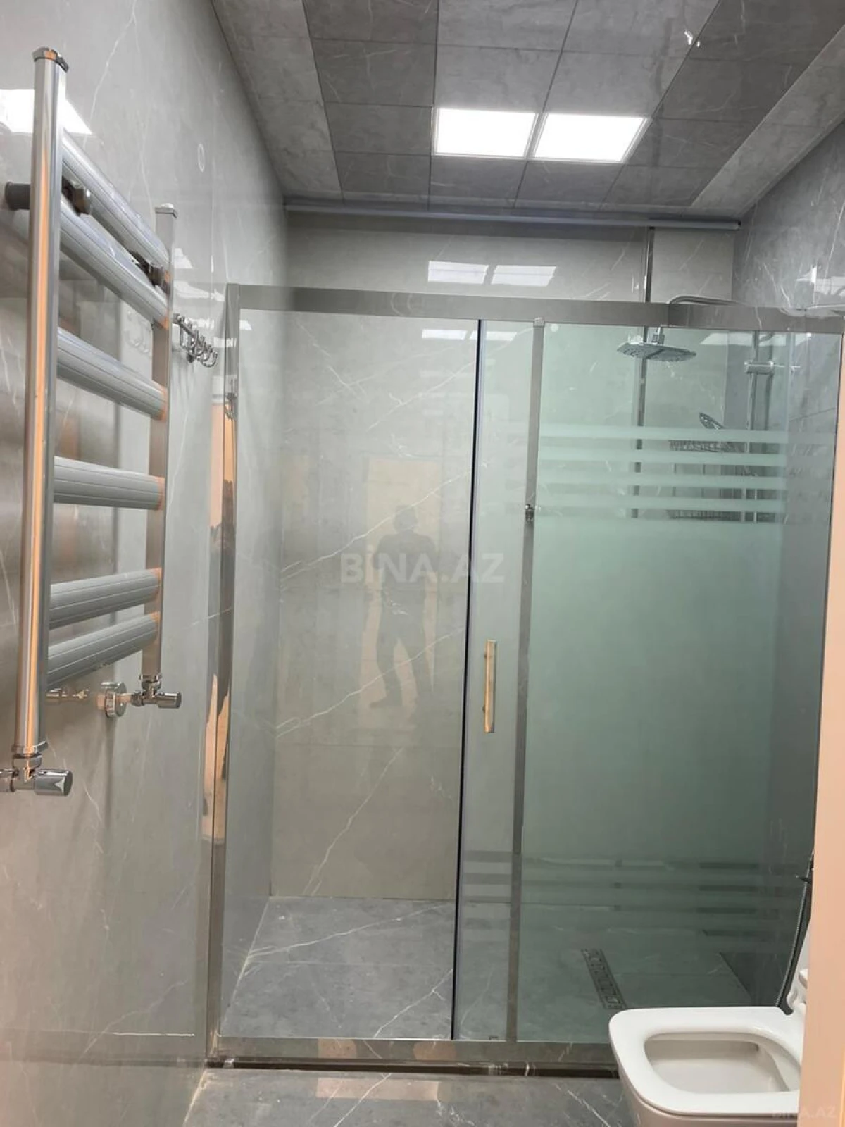 Kirayə verilir 2 otaqlı mənzil 95 m²