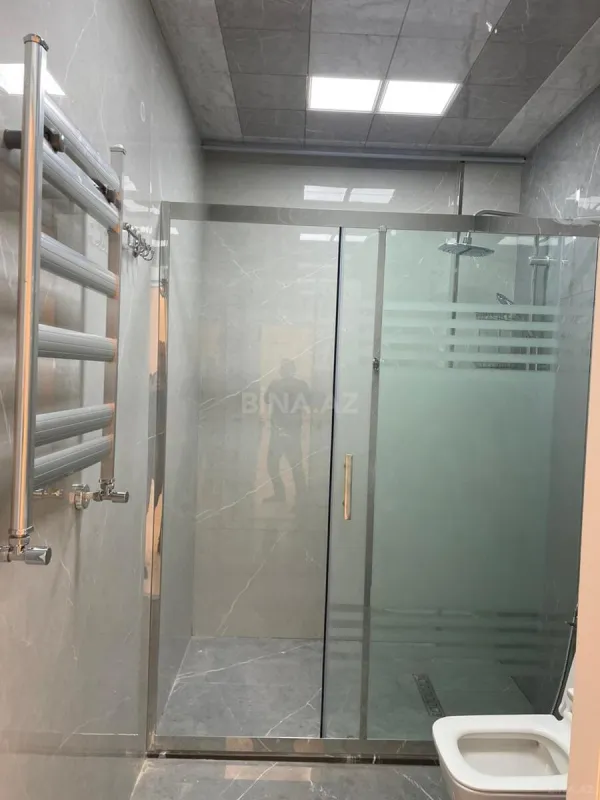 Kirayə verilir 2 otaqlı mənzil 95 m²