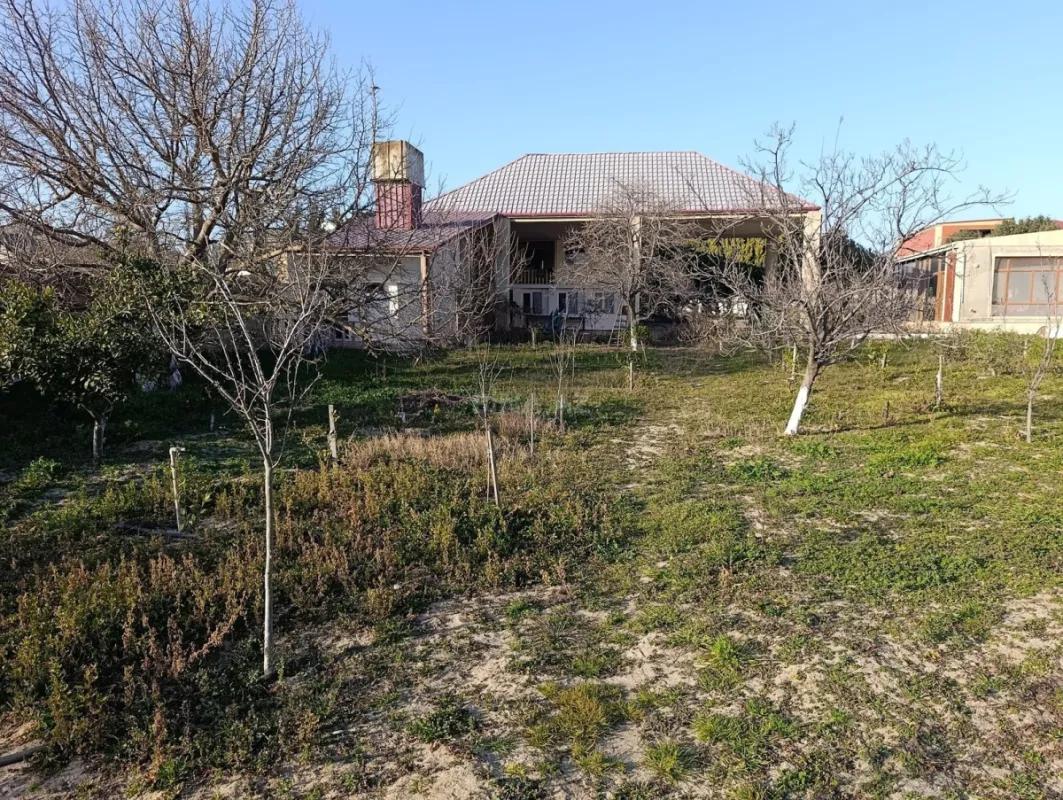 Satılır 5 otaqlı həyət evi 160 m²