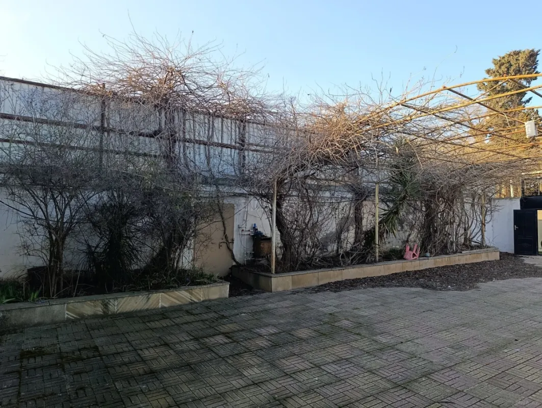Satılır 5 otaqlı həyət evi 160 m²