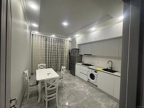 Kirayə verilir 2 otaqlı mənzil 100 m²