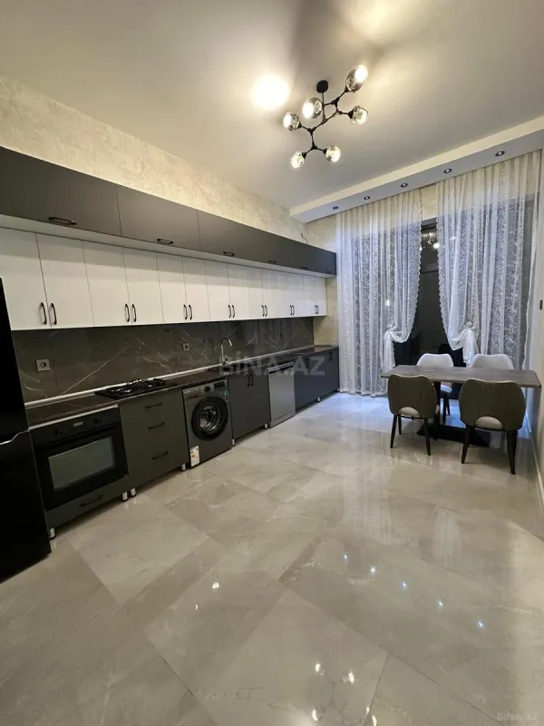 Satılır 4 otaqlı həyət evi 240 m²