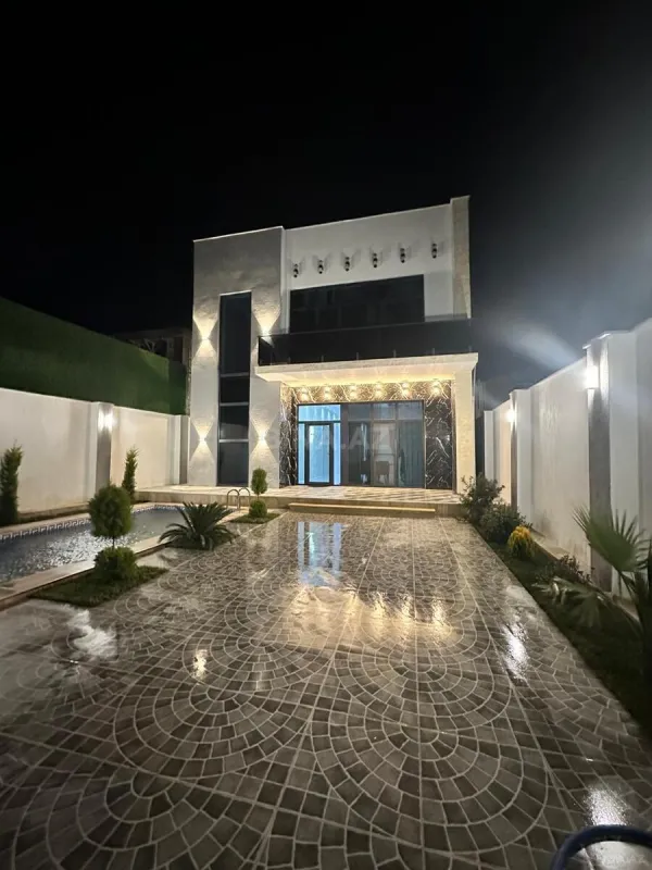 Satılır 4 otaqlı həyət evi 240 m²