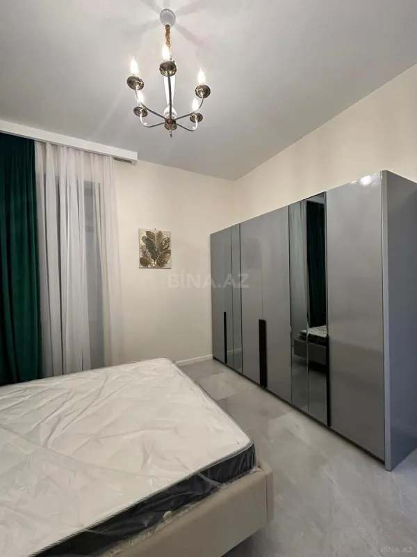 Satılır 4 otaqlı həyət evi 240 m²