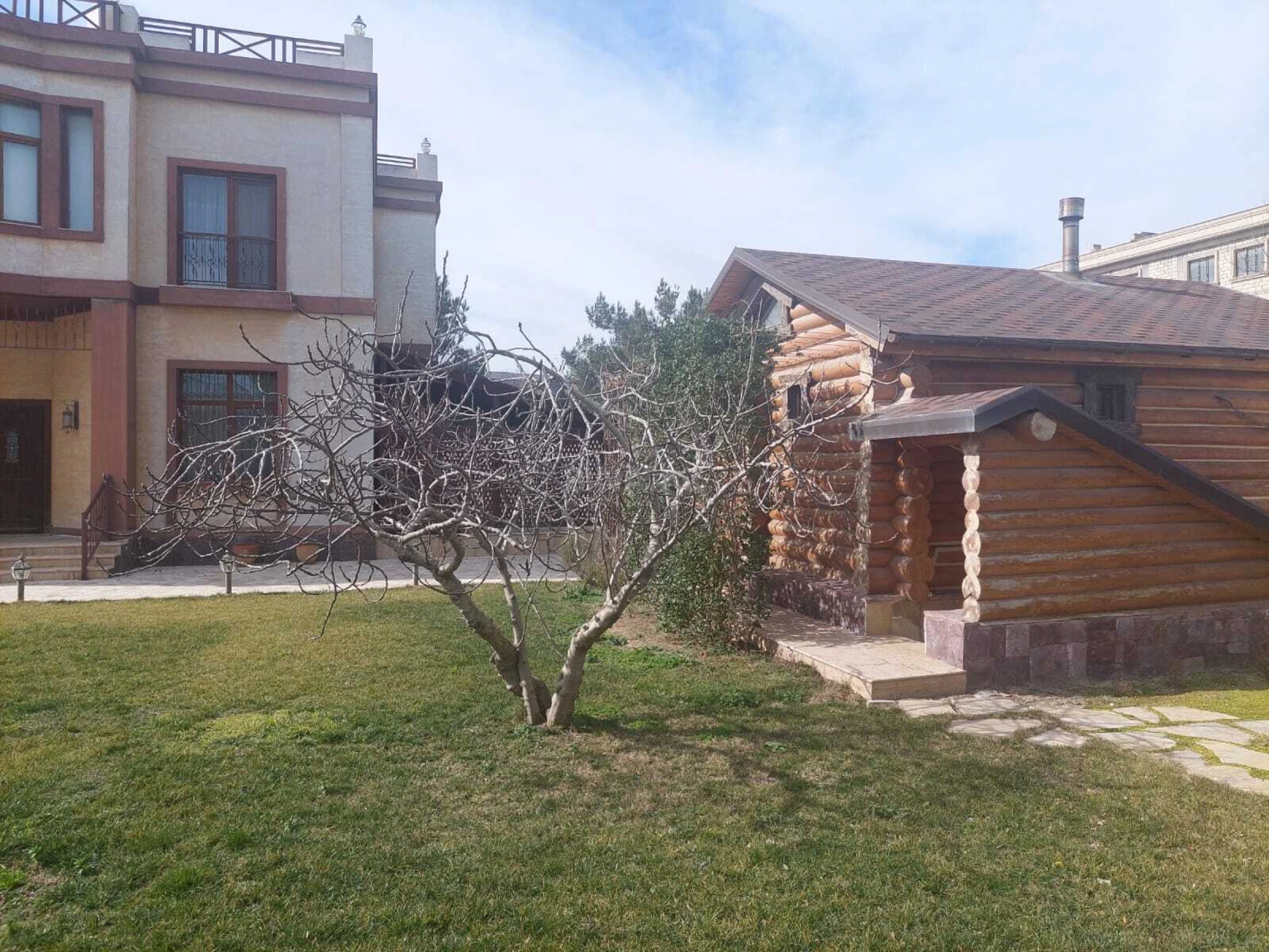 Satılır 5 otaqlı həyət evi 238 m²